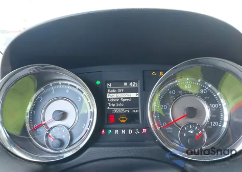 2011 Chrysler Town & Country Touring-L z USA, uszkodzony, nr VIN 2A4RR8DG4BR747543